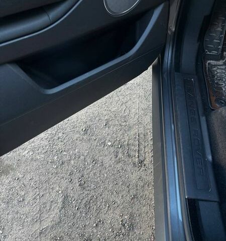 Серый Ленд Ровер Рендж Ровер Эвок, объемом двигателя 2.18 л и пробегом 101 тыс. км за 19500 $, фото 18 на Automoto.ua