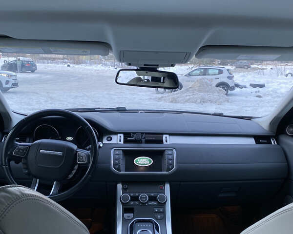 Сірий Ленд Ровер Рендж Ровер Евок, об'ємом двигуна 2 л та пробігом 125 тис. км за 17300 $, фото 10 на Automoto.ua