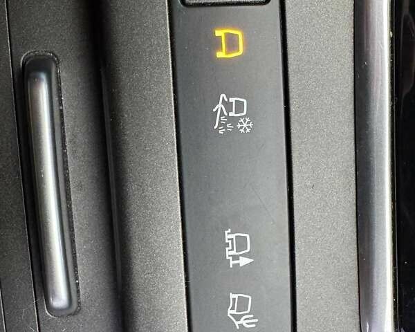 Сірий Ленд Ровер Рендж Ровер Евок, об'ємом двигуна 2 л та пробігом 142 тис. км за 22490 $, фото 26 на Automoto.ua