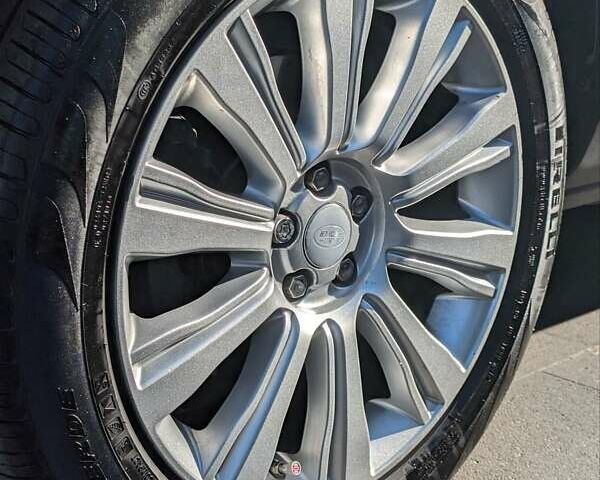 Сірий Ленд Ровер Рендж Ровер Евок, об'ємом двигуна 2 л та пробігом 136 тис. км за 21500 $, фото 11 на Automoto.ua