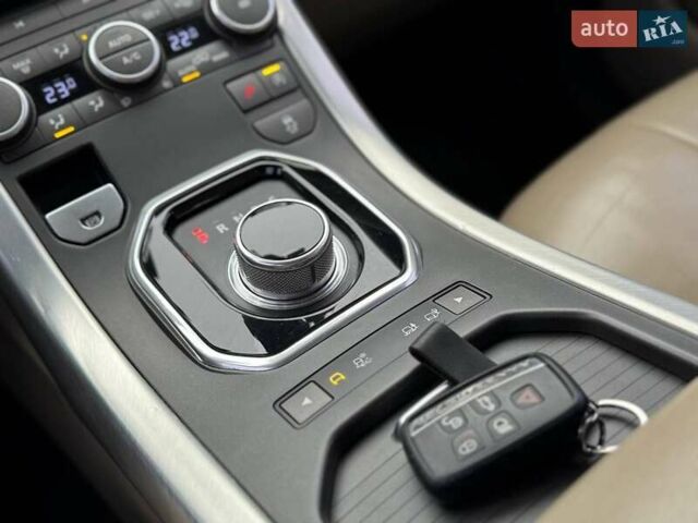 Сірий Ленд Ровер Рендж Ровер Евок, об'ємом двигуна 2 л та пробігом 142 тис. км за 18990 $, фото 14 на Automoto.ua