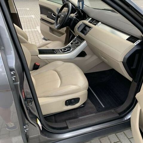 Серый Ленд Ровер Рендж Ровер Эвок, объемом двигателя 2 л и пробегом 101 тыс. км за 19800 $, фото 7 на Automoto.ua