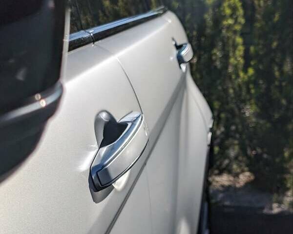 Сірий Ленд Ровер Рендж Ровер Евок, об'ємом двигуна 2 л та пробігом 136 тис. км за 21500 $, фото 14 на Automoto.ua