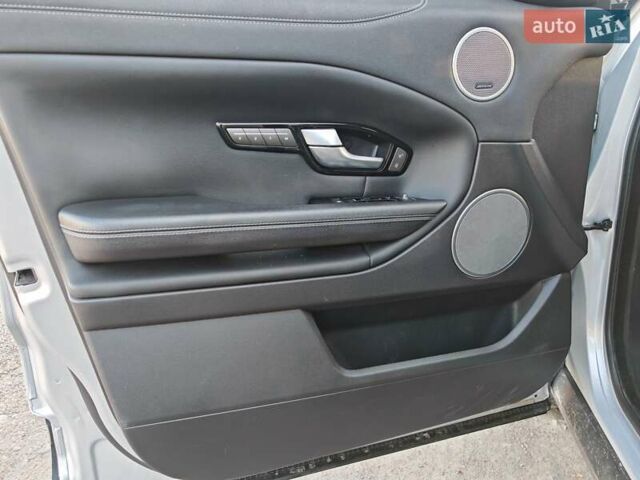 Серый Ленд Ровер Рендж Ровер Эвок, объемом двигателя 2 л и пробегом 85 тыс. км за 19500 $, фото 25 на Automoto.ua
