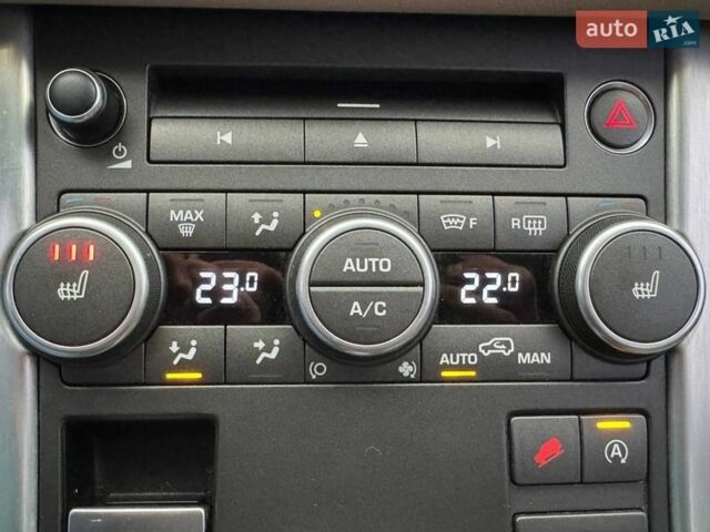 Сірий Ленд Ровер Рендж Ровер Евок, об'ємом двигуна 2 л та пробігом 142 тис. км за 17990 $, фото 24 на Automoto.ua