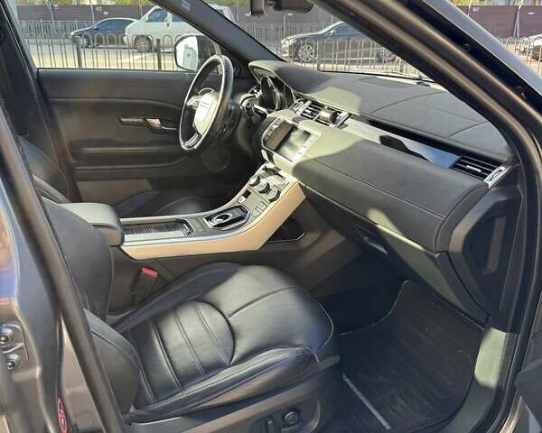 Сірий Ленд Ровер Рендж Ровер Евок, об'ємом двигуна 2 л та пробігом 177 тис. км за 20250 $, фото 13 на Automoto.ua