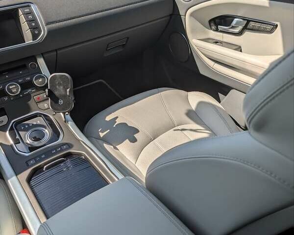 Сірий Ленд Ровер Рендж Ровер Евок, об'ємом двигуна 2 л та пробігом 136 тис. км за 21500 $, фото 21 на Automoto.ua