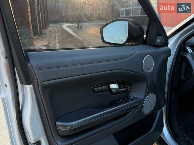 Сірий Ленд Ровер Рендж Ровер Евок, об'ємом двигуна 2 л та пробігом 88 тис. км за 20500 $, фото 21 на Automoto.ua