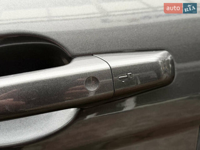 Сірий Ленд Ровер Рендж Ровер Евок, об'ємом двигуна 2 л та пробігом 98 тис. км за 22400 $, фото 21 на Automoto.ua