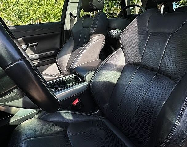 Сірий Ленд Ровер Рендж Ровер Евок, об'ємом двигуна 2 л та пробігом 97 тис. км за 16500 $, фото 5 на Automoto.ua