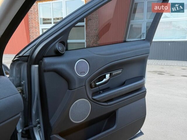 Сірий Ленд Ровер Рендж Ровер Евок, об'ємом двигуна 2 л та пробігом 88 тис. км за 20500 $, фото 26 на Automoto.ua