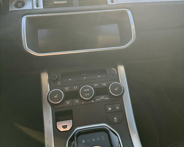 Серый Ленд Ровер Рендж Ровер Эвок, объемом двигателя 2 л и пробегом 125 тыс. км за 24000 $, фото 10 на Automoto.ua