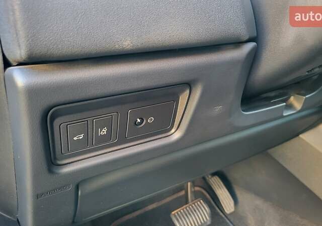 Серый Ленд Ровер Рендж Ровер Эвок, объемом двигателя 2 л и пробегом 242 тыс. км за 19999 $, фото 26 на Automoto.ua