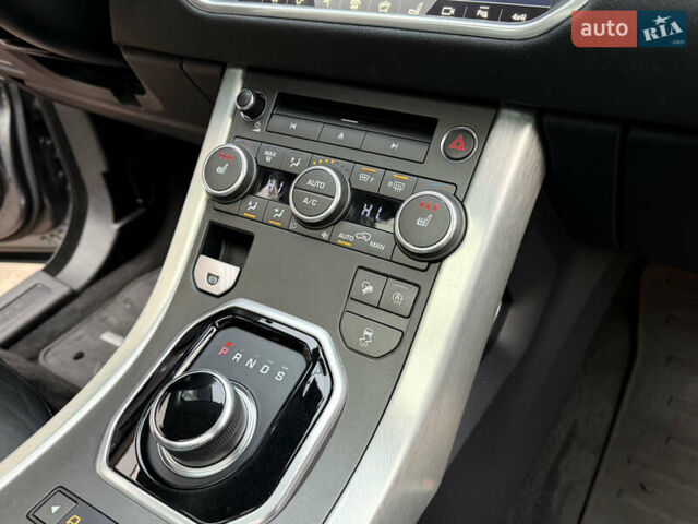 Сірий Ленд Ровер Рендж Ровер Евок, об'ємом двигуна 2 л та пробігом 98 тис. км за 22400 $, фото 32 на Automoto.ua