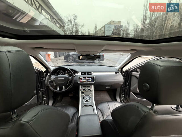 Сірий Ленд Ровер Рендж Ровер Евок, об'ємом двигуна 2 л та пробігом 98 тис. км за 22400 $, фото 28 на Automoto.ua