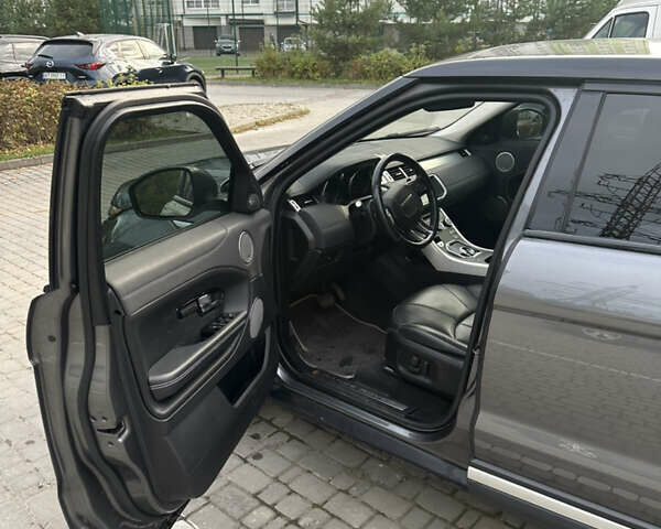 Серый Ленд Ровер Рендж Ровер Эвок, объемом двигателя 2 л и пробегом 125 тыс. км за 24000 $, фото 6 на Automoto.ua