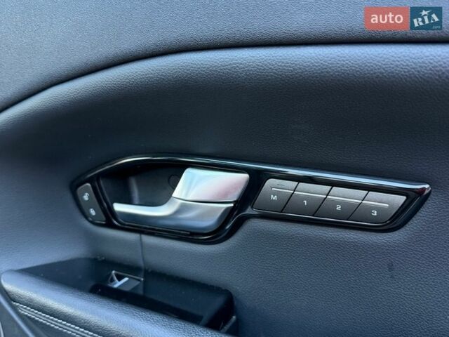 Сірий Ленд Ровер Рендж Ровер Евок, об'ємом двигуна 2 л та пробігом 88 тис. км за 20500 $, фото 39 на Automoto.ua