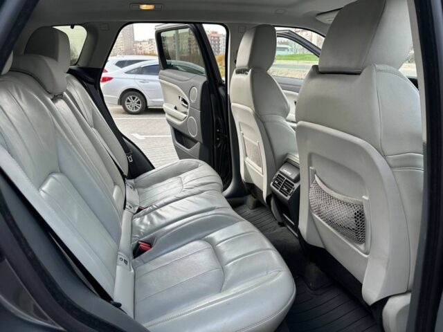 Сірий Ленд Ровер Рендж Ровер Евок, об'ємом двигуна 2 л та пробігом 90 тис. км за 21500 $, фото 17 на Automoto.ua