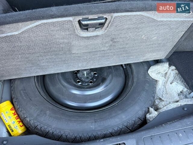 Сірий Ленд Ровер Рендж Ровер Евок, об'ємом двигуна 2 л та пробігом 88 тис. км за 20500 $, фото 36 на Automoto.ua
