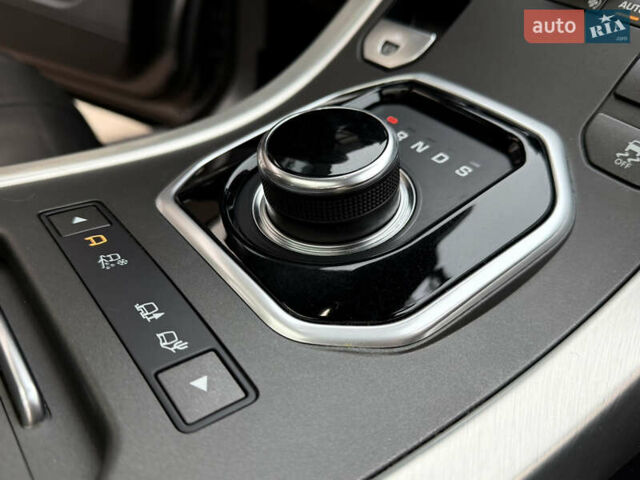 Сірий Ленд Ровер Рендж Ровер Евок, об'ємом двигуна 2 л та пробігом 98 тис. км за 22400 $, фото 29 на Automoto.ua