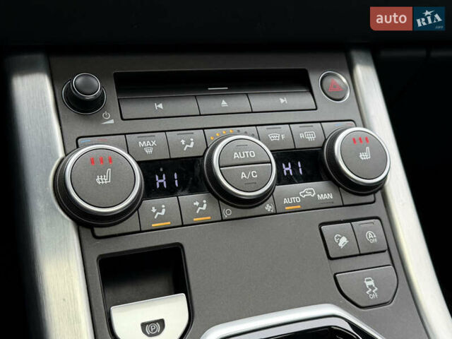 Сірий Ленд Ровер Рендж Ровер Евок, об'ємом двигуна 2 л та пробігом 98 тис. км за 22400 $, фото 23 на Automoto.ua