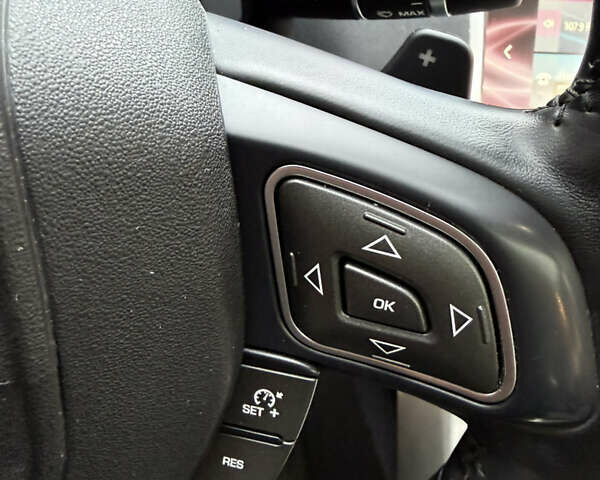 Сірий Ленд Ровер Рендж Ровер Евок, об'ємом двигуна 2 л та пробігом 98 тис. км за 22400 $, фото 45 на Automoto.ua