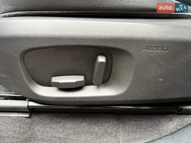 Сірий Ленд Ровер Рендж Ровер Евок, об'ємом двигуна 2 л та пробігом 98 тис. км за 22400 $, фото 44 на Automoto.ua