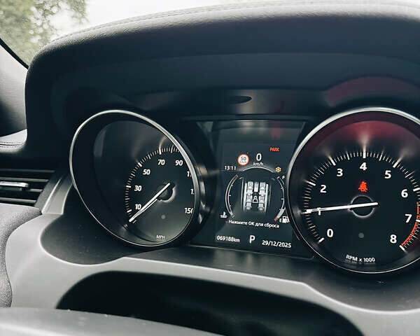 Серый Ленд Ровер Рендж Ровер Эвок, объемом двигателя 2 л и пробегом 70 тыс. км за 26500 $, фото 25 на Automoto.ua