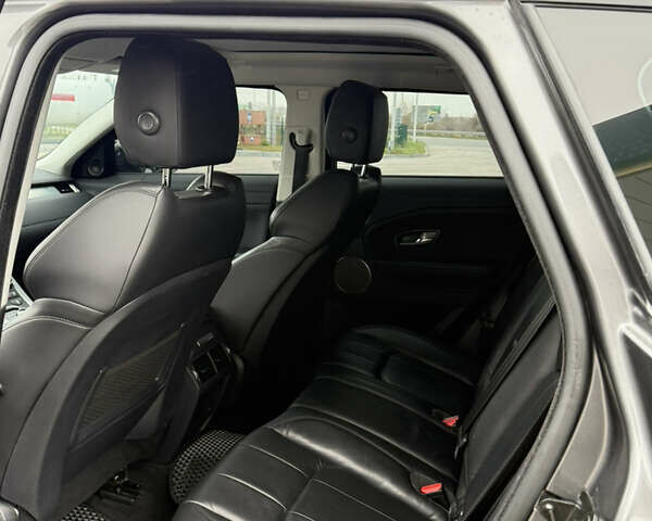 Сірий Ленд Ровер Рендж Ровер Евок, об'ємом двигуна 2 л та пробігом 65 тис. км за 21900 $, фото 20 на Automoto.ua