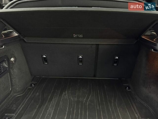 Серый Ленд Ровер Рендж Ровер Эвок, объемом двигателя 2 л и пробегом 120 тыс. км за 17650 $, фото 24 на Automoto.ua