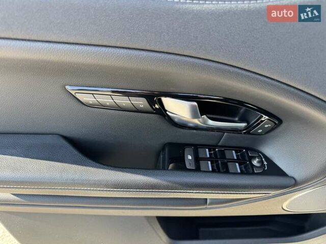 Серый Ленд Ровер Рендж Ровер Эвок, объемом двигателя 2 л и пробегом 82 тыс. км за 22800 $, фото 21 на Automoto.ua