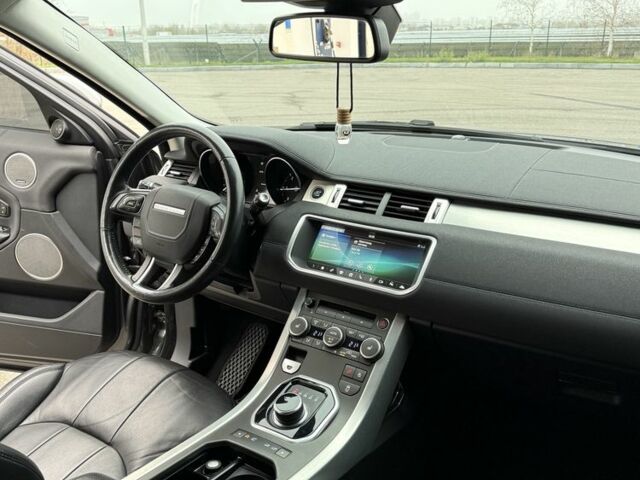 Сірий Ленд Ровер Рендж Ровер Евок, об'ємом двигуна 2 л та пробігом 65 тис. км за 21900 $, фото 17 на Automoto.ua