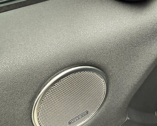 Сірий Ленд Ровер Рендж Ровер Евок, об'ємом двигуна 2 л та пробігом 65 тис. км за 21900 $, фото 17 на Automoto.ua