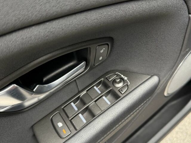 Сірий Ленд Ровер Рендж Ровер Евок, об'ємом двигуна 2 л та пробігом 65 тис. км за 21900 $, фото 12 на Automoto.ua