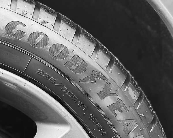 Серый Ленд Ровер Рендж Ровер Эвок, объемом двигателя 2 л и пробегом 70 тыс. км за 26500 $, фото 36 на Automoto.ua