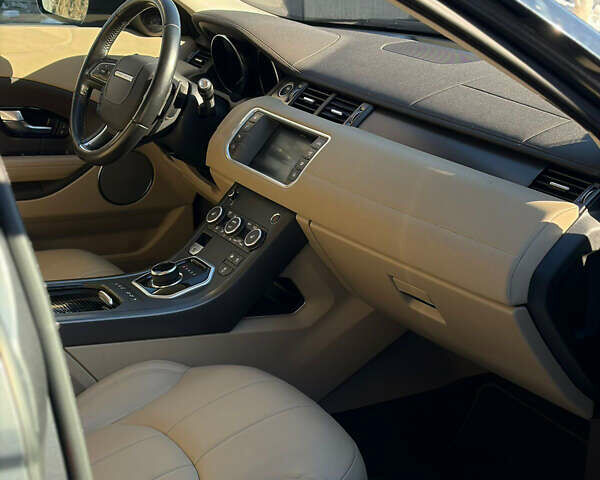 Сірий Ленд Ровер Рендж Ровер Евок, об'ємом двигуна 2 л та пробігом 170 тис. км за 20800 $, фото 15 на Automoto.ua