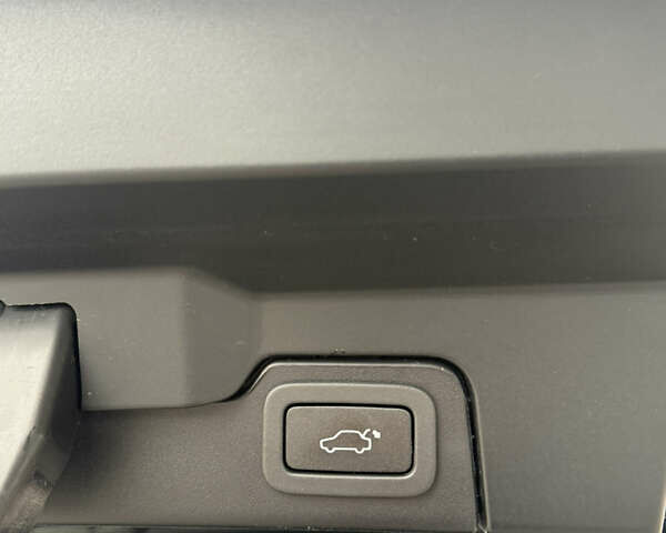 Сірий Ленд Ровер Рендж Ровер Евок, об'ємом двигуна 2 л та пробігом 65 тис. км за 21900 $, фото 19 на Automoto.ua