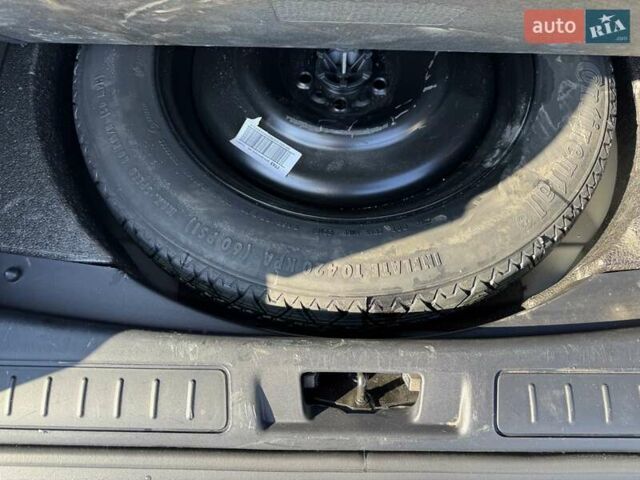 Серый Ленд Ровер Рендж Ровер Эвок, объемом двигателя 2 л и пробегом 82 тыс. км за 22800 $, фото 18 на Automoto.ua