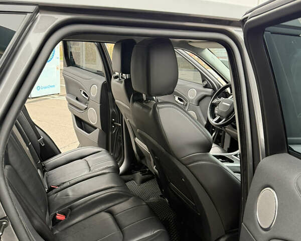 Сірий Ленд Ровер Рендж Ровер Евок, об'ємом двигуна 2 л та пробігом 65 тис. км за 21900 $, фото 22 на Automoto.ua