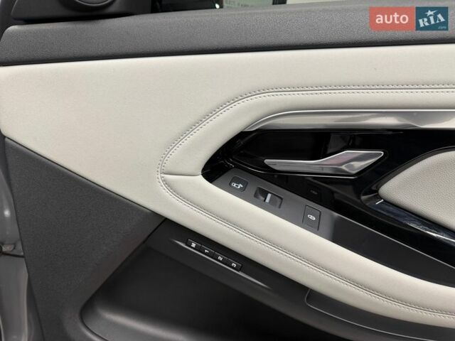 Серый Ленд Ровер Рендж Ровер Эвок, объемом двигателя 2 л и пробегом 75 тыс. км за 31500 $, фото 36 на Automoto.ua