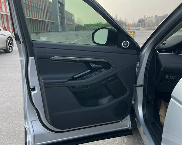 Сірий Ленд Ровер Рендж Ровер Евок, об'ємом двигуна 2 л та пробігом 36 тис. км за 35000 $, фото 19 на Automoto.ua