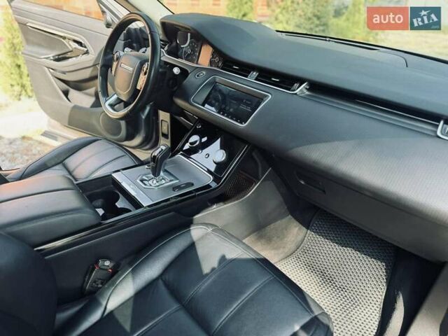 Серый Ленд Ровер Рендж Ровер Эвок, объемом двигателя 2 л и пробегом 84 тыс. км за 33500 $, фото 1 на Automoto.ua