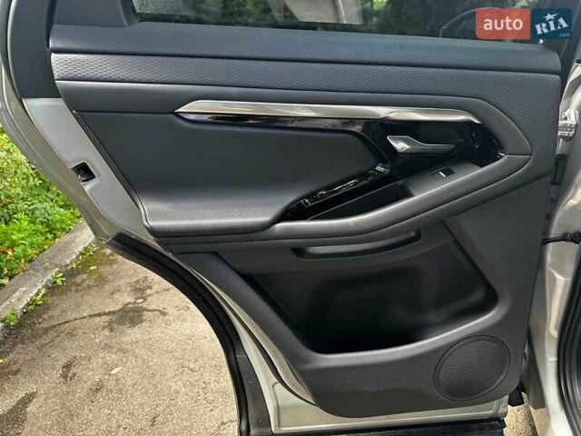 Серый Ленд Ровер Рендж Ровер Эвок, объемом двигателя 2 л и пробегом 65 тыс. км за 30790 $, фото 21 на Automoto.ua