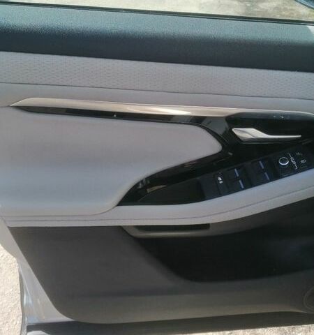 Серый Ленд Ровер Рендж Ровер Эвок, объемом двигателя 2 л и пробегом 26 тыс. км за 39900 $, фото 5 на Automoto.ua