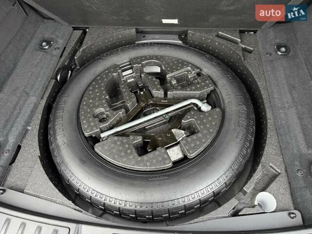 Серый Ленд Ровер Рендж Ровер Эвок, объемом двигателя 2 л и пробегом 83 тыс. км за 34990 $, фото 20 на Automoto.ua