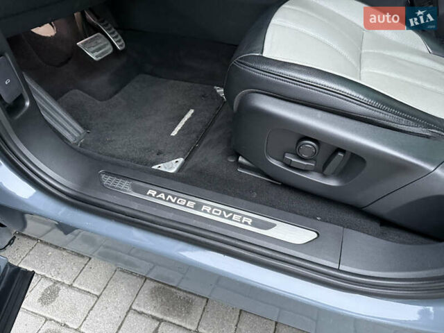 Сірий Ленд Ровер Рендж Ровер Евок, об'ємом двигуна 2 л та пробігом 161 тис. км за 29999 $, фото 13 на Automoto.ua