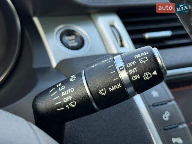 Серый Ленд Ровер Рендж Ровер Эвок, объемом двигателя 2 л и пробегом 130 тыс. км за 23900 $, фото 51 на Automoto.ua