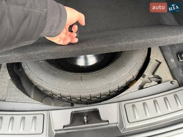 Сірий Ленд Ровер Рендж Ровер Евок, об'ємом двигуна 2 л та пробігом 84 тис. км за 32500 $, фото 14 на Automoto.ua