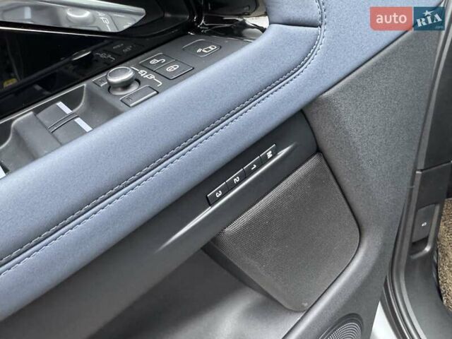 Серый Ленд Ровер Рендж Ровер Эвок, объемом двигателя 2 л и пробегом 83 тыс. км за 34990 $, фото 27 на Automoto.ua