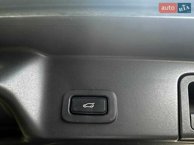 Серый Ленд Ровер Рендж Ровер Эвок, объемом двигателя 2 л и пробегом 65 тыс. км за 30790 $, фото 24 на Automoto.ua